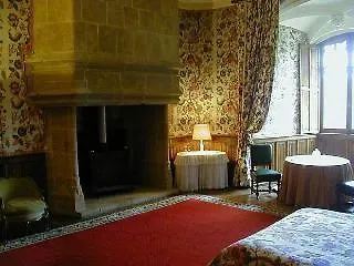 Chateau De Busset 3*